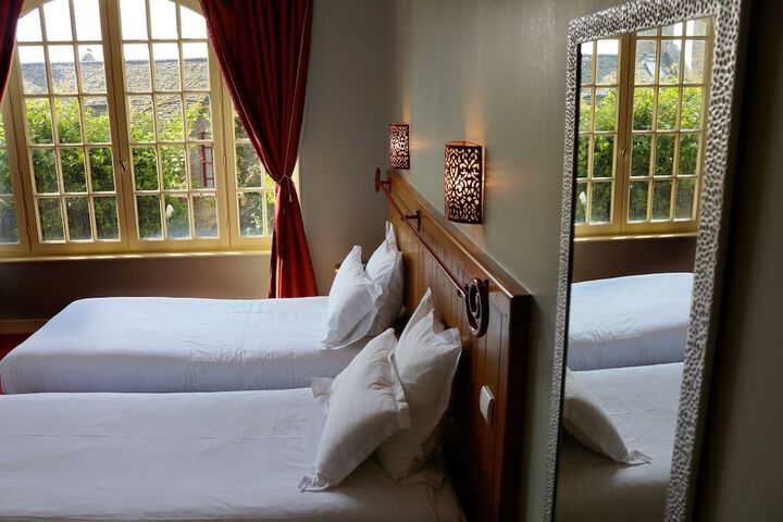 Room 54 of 98