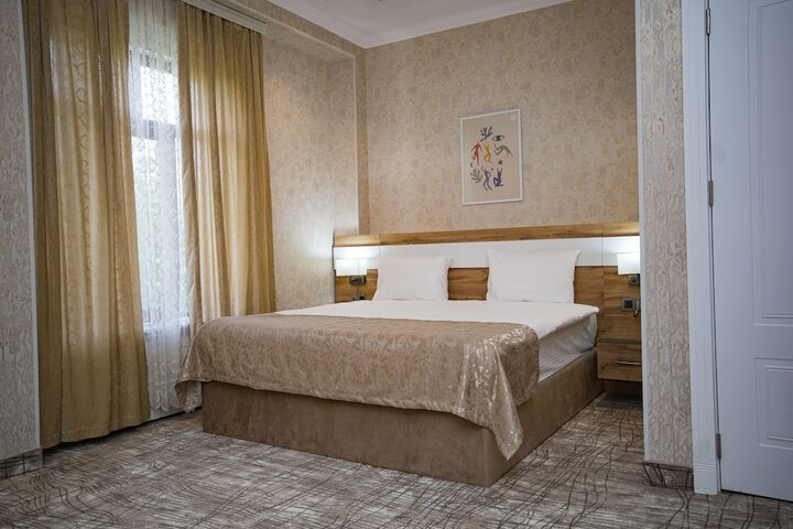 Room 18 of 38