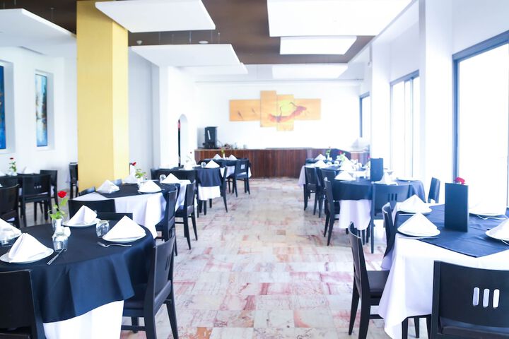 Dining 119 of 147