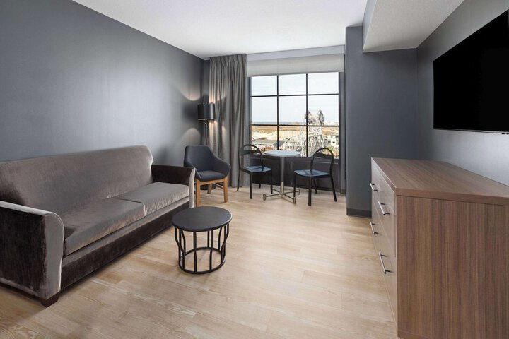 2 Queen Beds River View (7 of 15)