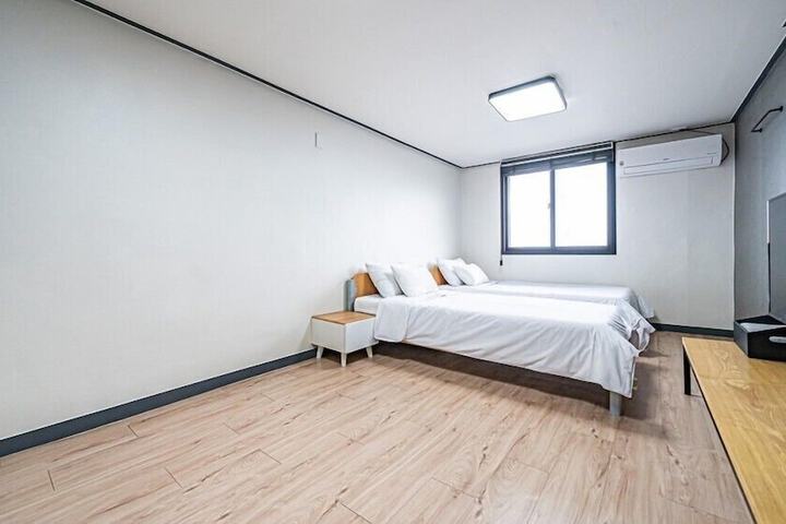 Room 21 of 65