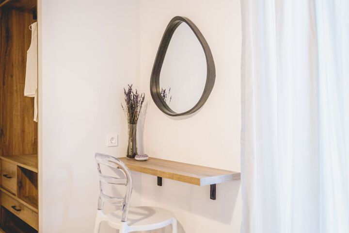 Room 15 of 108