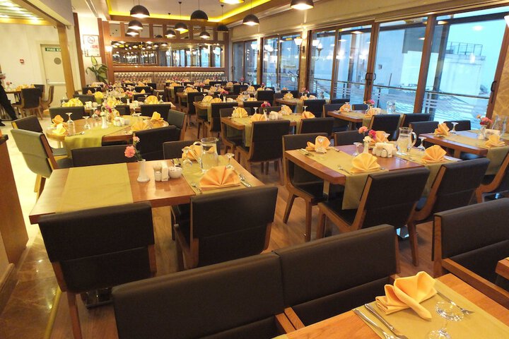 Dining 36 of 59