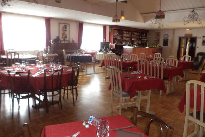 Dining 58 of 77