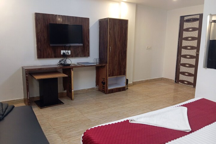 Room 22 of 33