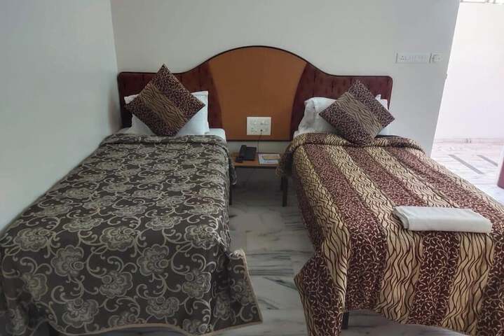 Room 4 of 22