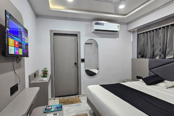 Room 6 of 25