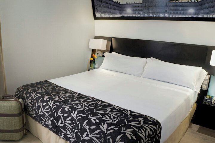 Room 17 of 31
