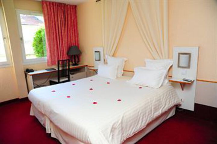 Room 9 of 22