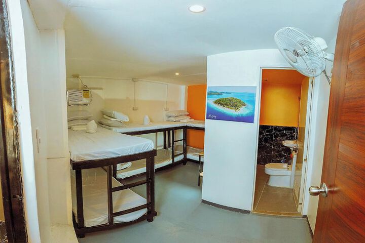 Room 11 of 28