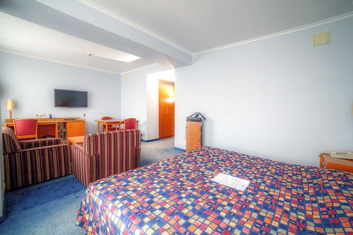 Room 20 of 64