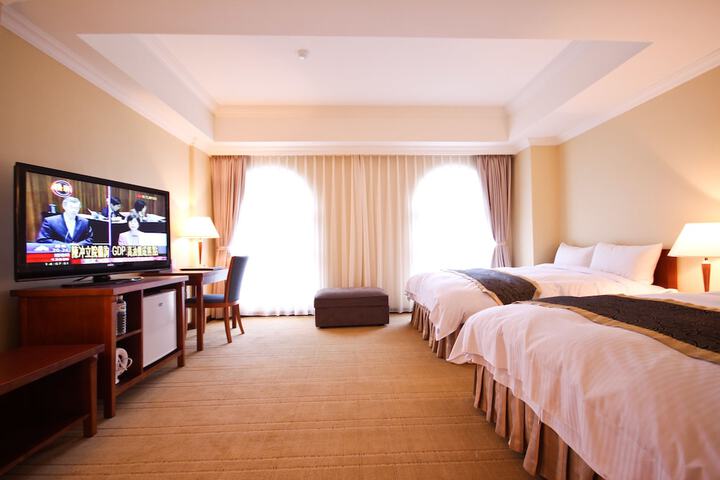 Room 8 of 45