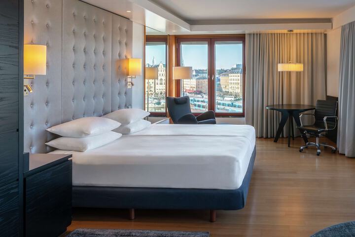 Room 42 of 167