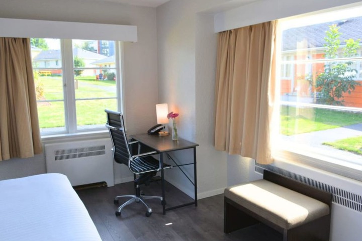 Room 34 of 76