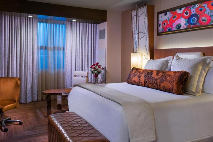 1 King Bed (8 of 9)