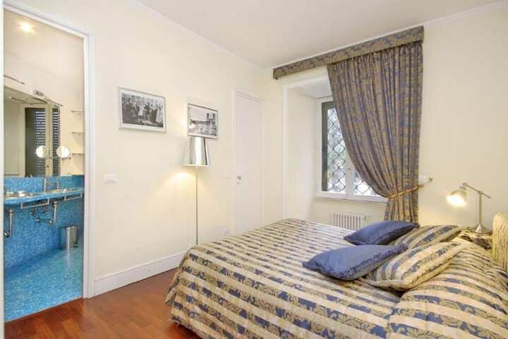 Room 2 of 38