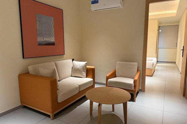 Room 9 of 16