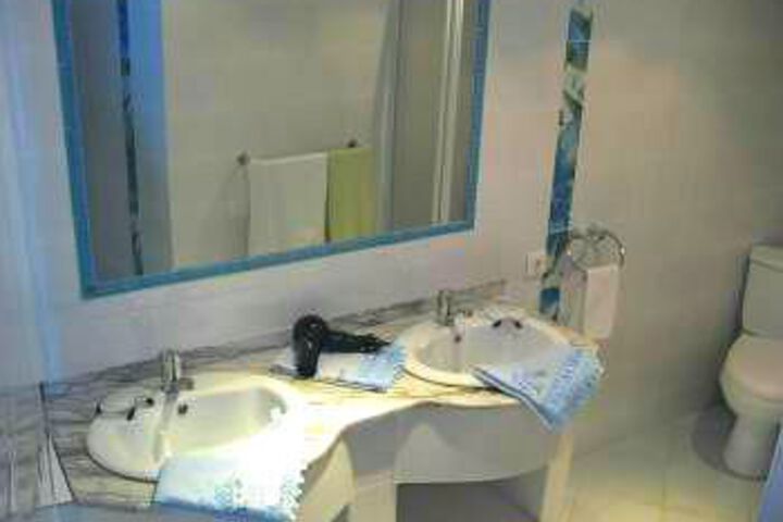 Room 4 of 44