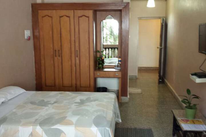 Room 9 of 36