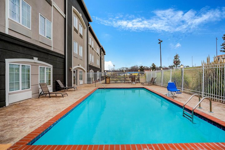 Pool Hotel