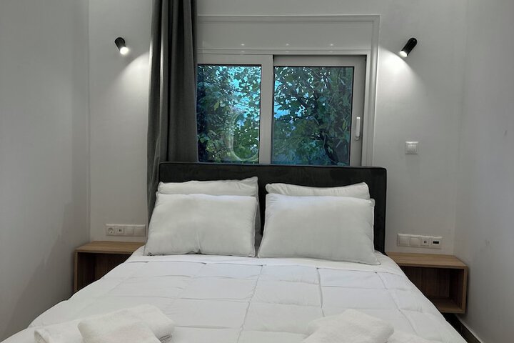 Room 11 of 42