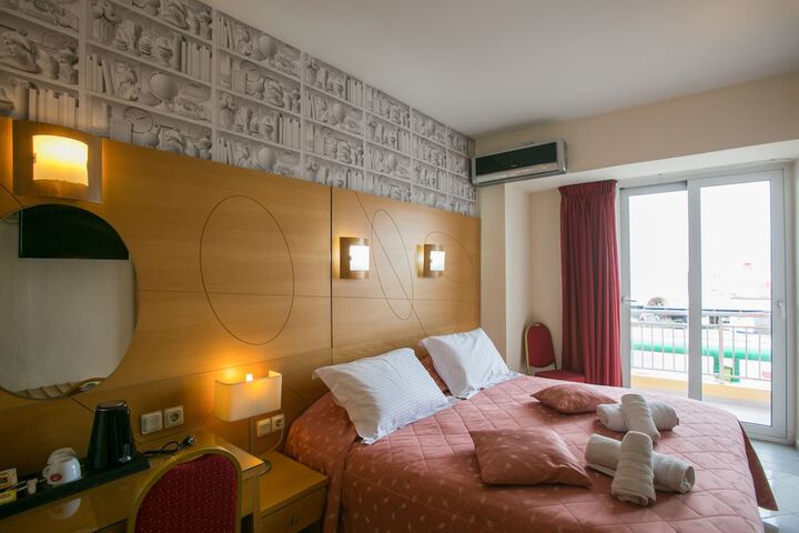 Room 12 of 50