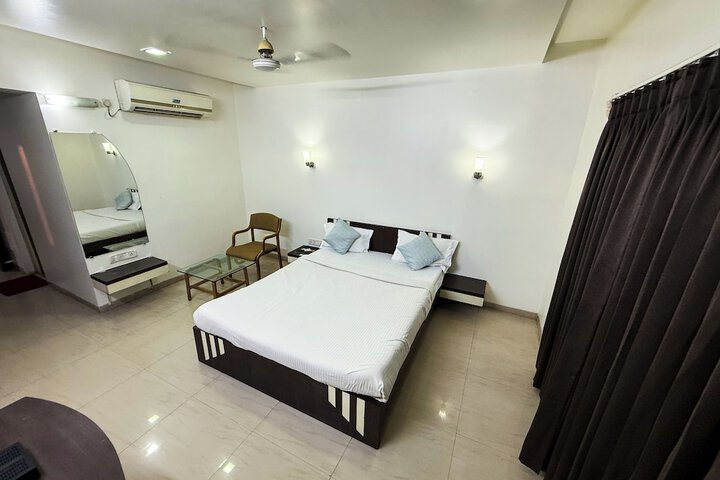 Room 8 of 47
