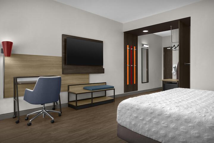Room 11 of 32