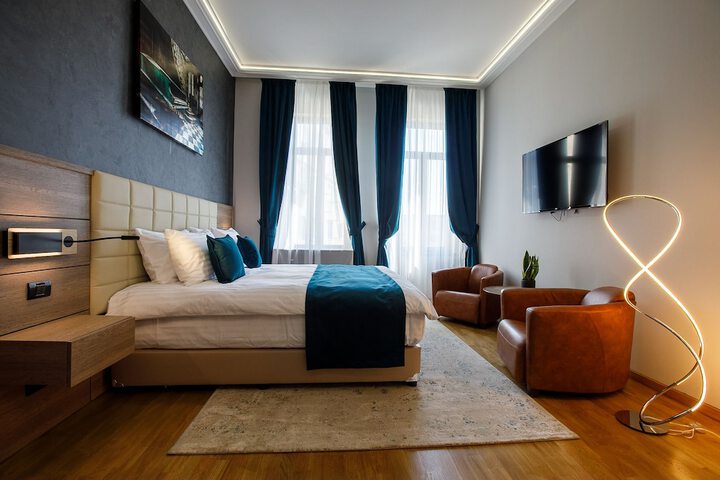 Room 42 of 108