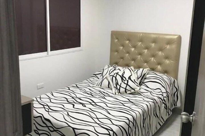 Room 2 of 40