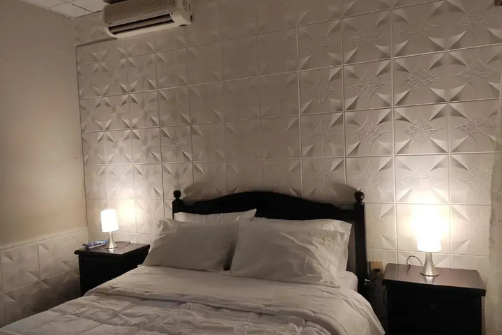 Room 3 of 10