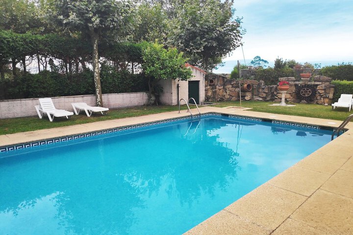 Pool 44 of 48