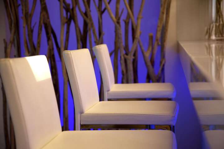 Lounge 96 of 109