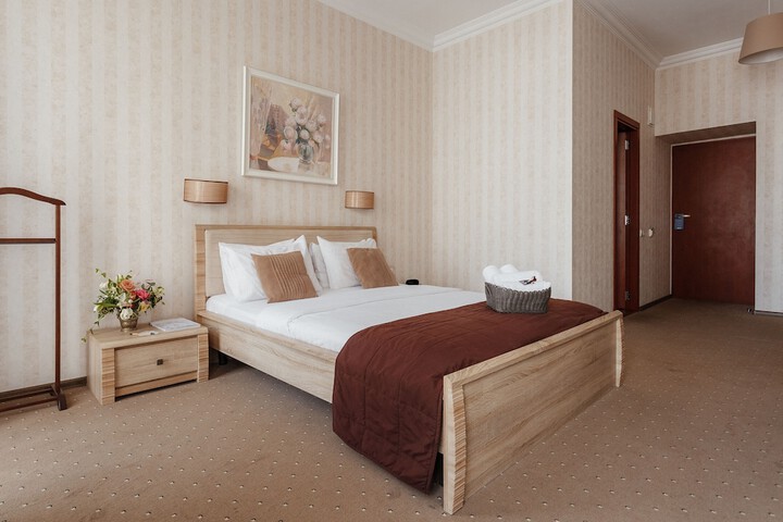 Room 18 of 40
