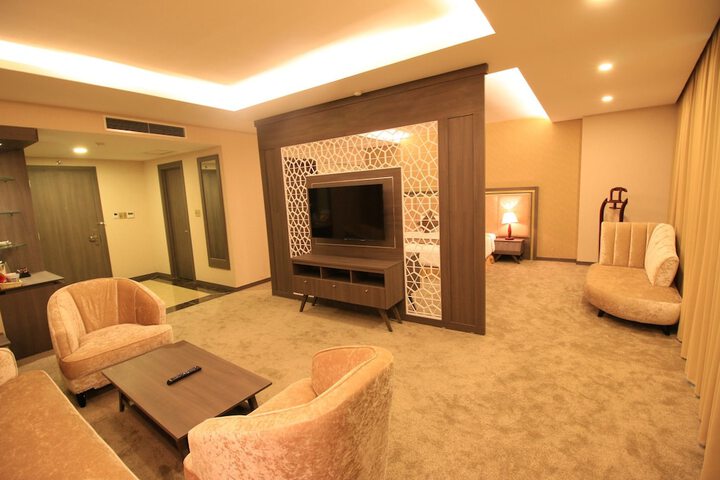 Room 16 of 63
