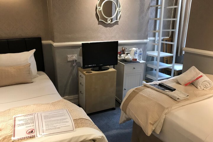 Room 6 of 48