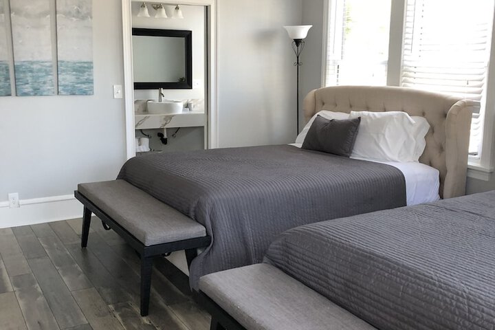 Room 32 of 74