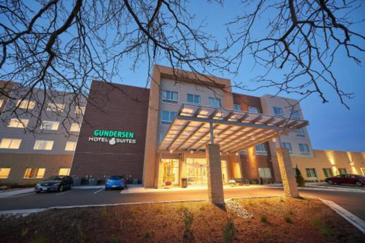 Gundersen Hotel & Suites