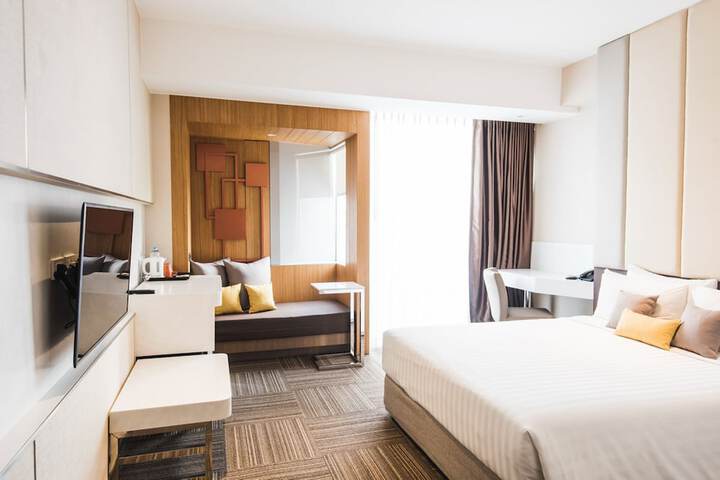 Room 4 of 52