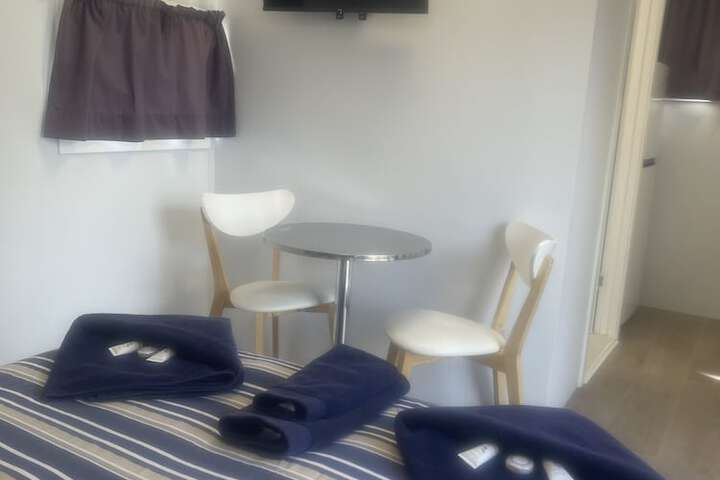 Room 14 of 38