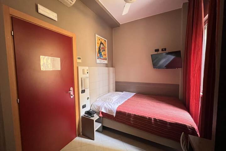 Room 2 of 37