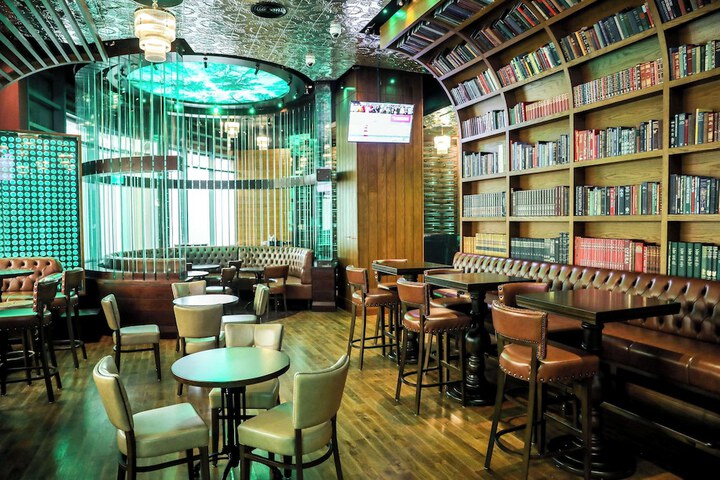 Lounge 165 of 222