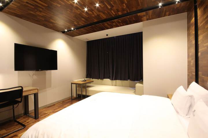 Room 8 of 59