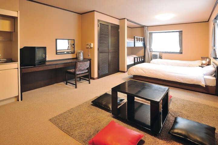 Room 7 of 37