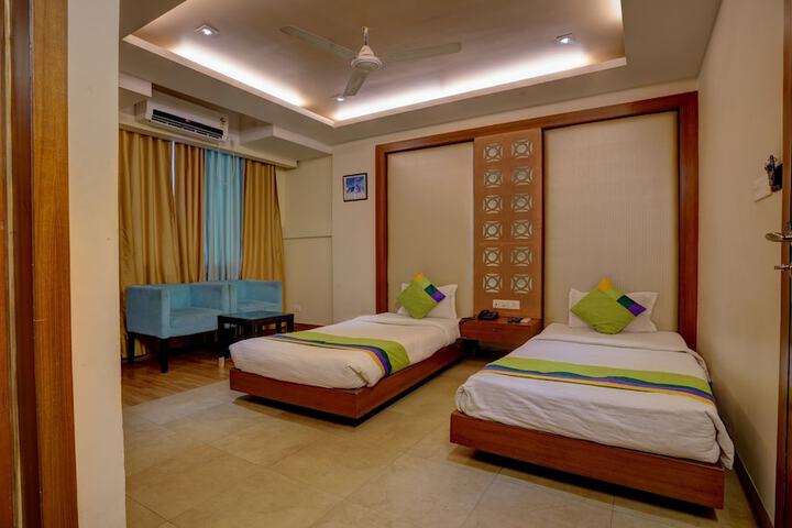 Room 14 of 30