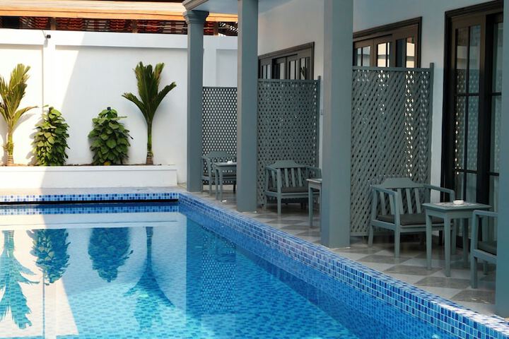 Pool 21 of 26