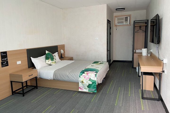 Room 19 of 28