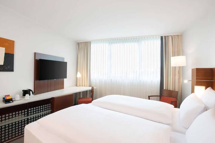 Room 10 of 39