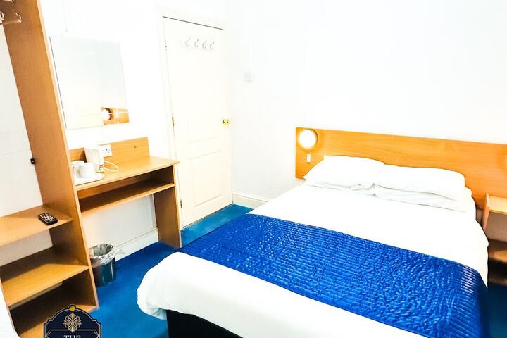 Room 6 of 49