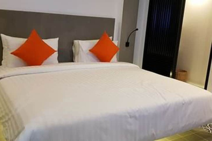 Room 6 of 26